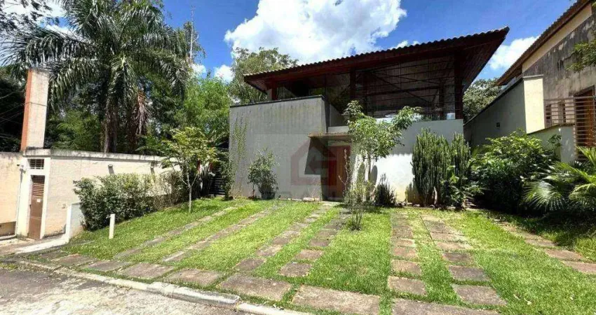 Viva em um condomínio exclusivo, cercado pela natureza e com toda a tranquilidade da Granja Viana.