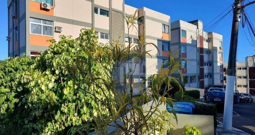 Apartamento Amplo com 3 Quartos em Ondina – 120m² | 3º Andar  de escada.