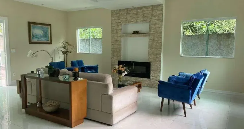 Imperdível casa para venda ou locação em petrópolis-rj, quitandinha: 3 quartos, 3 suítes, 2 salas, 6 banheiros, 7 vagas, 398,55 m².