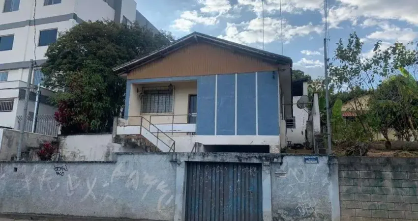 Imperdível: casa à venda em contagem-mg, centro! 3 quartos, 1 suíte, 2 salas, 2 banheiros, 1 vaga garagem, 180m2. venha conferir!