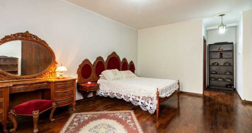 Casa tipo para venda com 3 quartos, sendo 1 suíte, 242m²