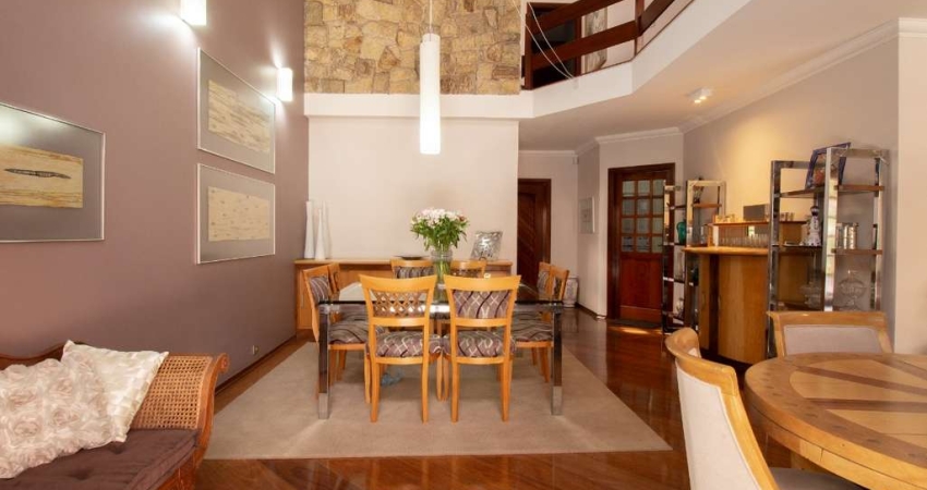 Casa tipo para venda com 14 quartos, sendo 3 suítes, 462m²