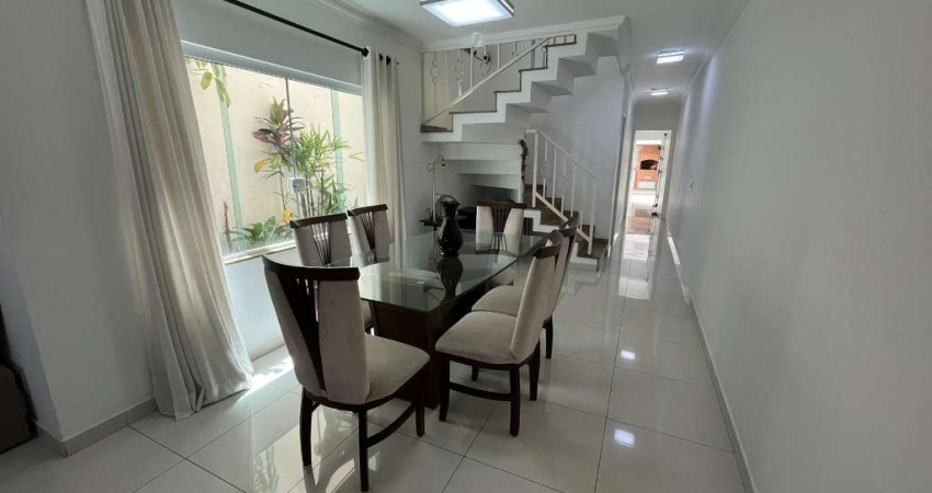 Sobrado para venda com 4 quartos, sendo 2 suítes, 208m²