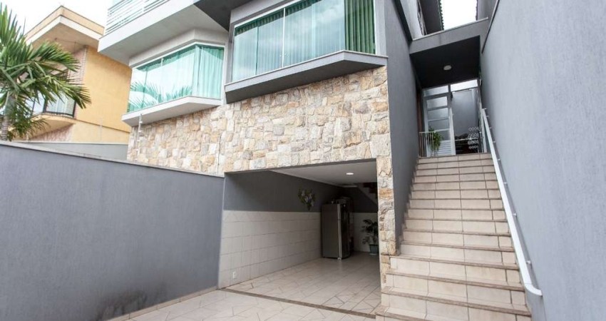 Sobrado para venda com 3 quartos, sendo 1 suíte, 138m²