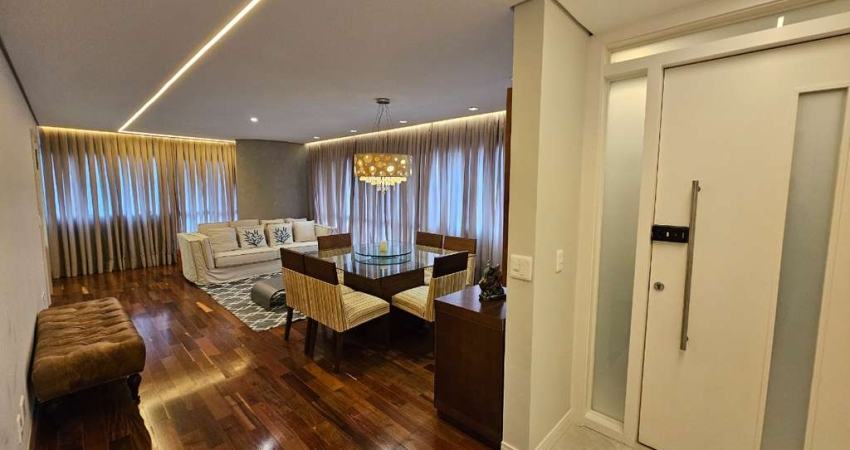 Apartamento tipo para locação com 3 quartos, sendo 3 suítes, 155m²