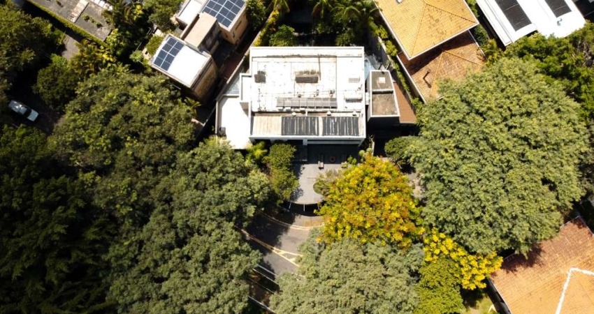 Casa tipo para venda com 4 quartos, sendo 4 suítes, 716m²