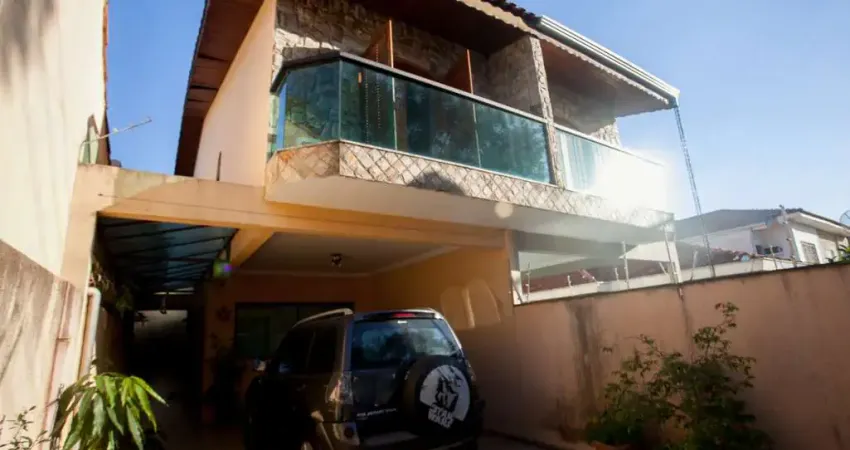 Sobrado para venda em Parque São Domingos com 4 quartos, sendo 2 suítes, 149m²