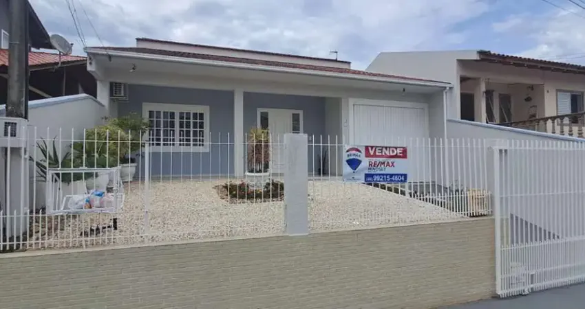 Casa com 2 quartos à venda na Rua Açores, Lote 24, Forquilhas, São José