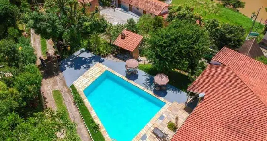 Casa comercial à venda na Rua José Arantes Filho, 87, Vila Rica, Cunha