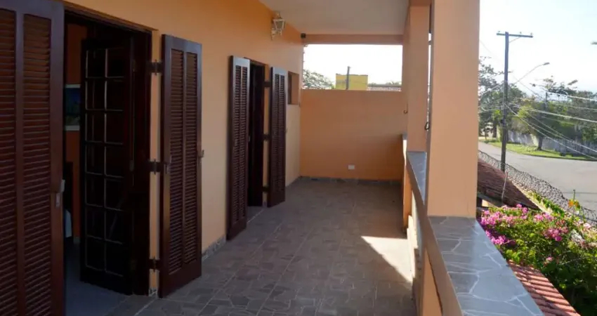 Sobrado para venda em jd. são fernando com 4 quartos, sendo 3 suítes, 260m²