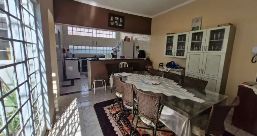 Casa de vila para venda em Vila Rezende com 3 quartos, sendo 1 suíte , 192m²