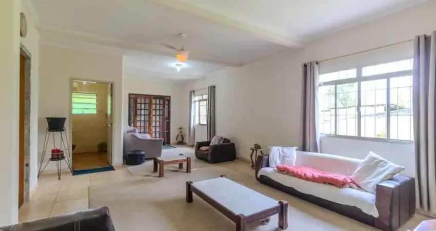 Casa com 3 quartos à venda na Rua Alzira Carneiro de Carvalho, 13, Loteamento Chácara Bonanza, Embu-Guaçu