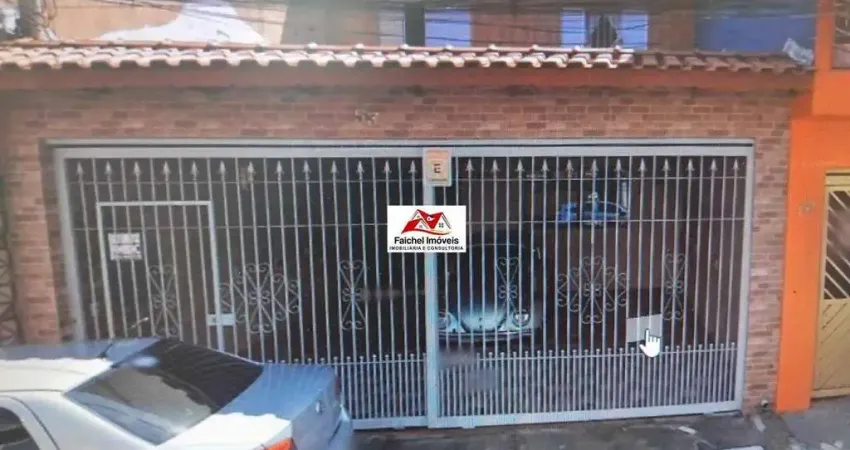 Sobrado com duas casas construídas, na parte de baixo 1 quarto, sala e cozinha e na parte de cima, 3 quartos, 3 vagas por 430.000,00 - V. Tostoi/SP