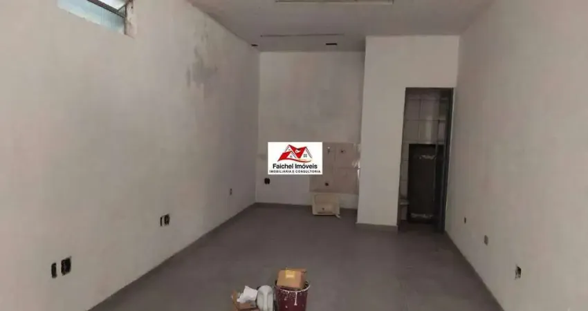 Salão de 38m² com banheiro, piso novo, na Rua Água Rasa, próximo a Salim Farah Maluf, ótima localização por 1.500,00/mês - Vila Regente Feijó/SP