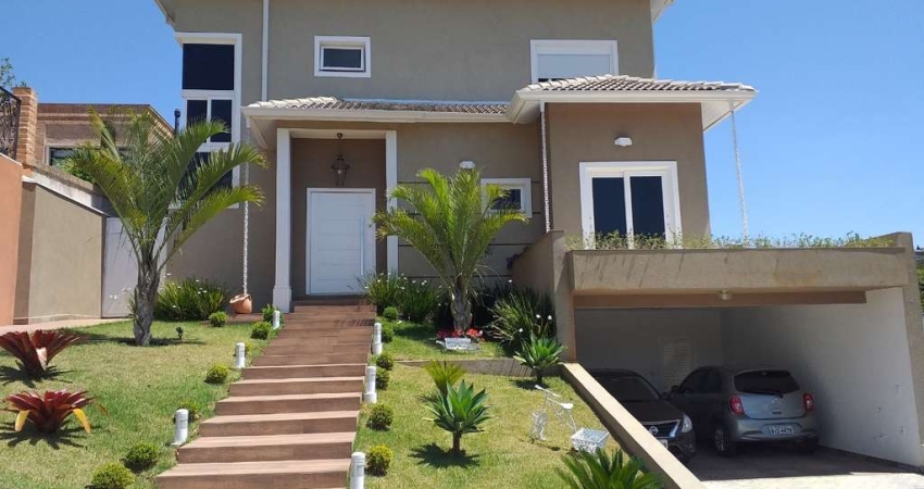 Luxuosa Casa em Condomínio à Venda em Bragança Paulista-SP - Condomínio Residencial Fazenda Santa Helena - 3 Quartos, 3 Suítes, 2 Salas, 4 Vagas, 310m².