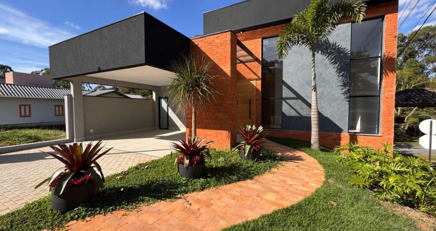 Casa à venda em Bragança Paulista-SP no Residencial Floresta São Vicente: 3 quartos, 2 suítes, 2 salas, 4 vagas de garagem, 201m².