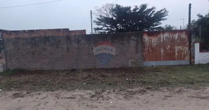 Casa em Terreno de 300m² em Vila Elsa.. Preço Reduzido!