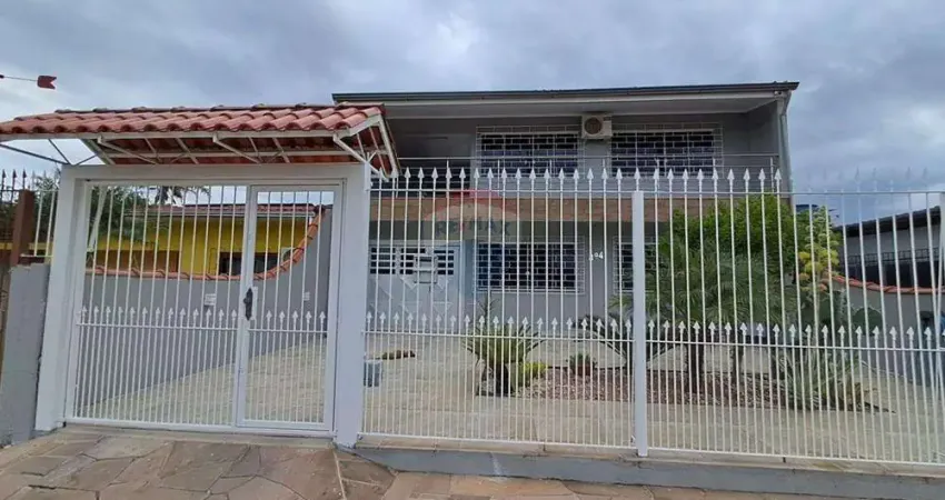 'Encantador Sobrado de 3 dormitórios  em Alvorada, RS'