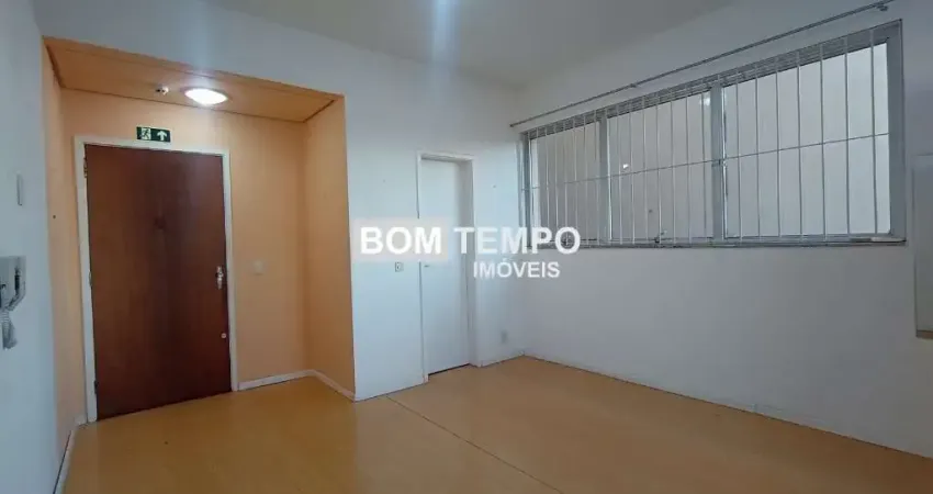 Sala Comercial 30m² na Av. Cristovão Colombo.
