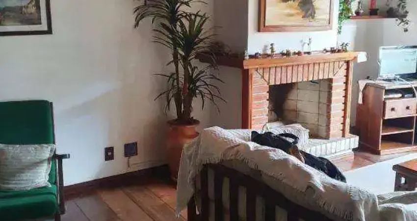 Apartamento à venda na Vila Inglesa - Campos do Jordão/SP com 185 m²