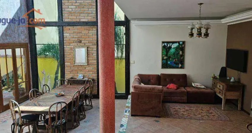 Casa com 3 dormitórios à venda, 210 m² por R$ 2.000.000,00 - Villa Branca - Jacareí/SP