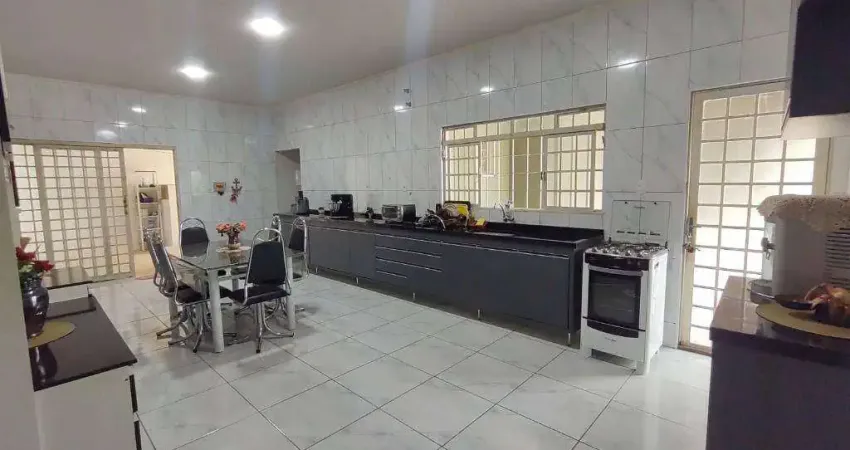 Chácara com 3 dormitórios à venda, 1000 m² por R$ 895.000,00 - São João da Boa Vista - Caçapava/SP