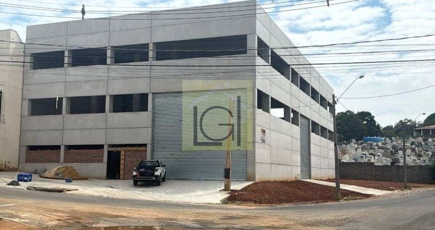 Galpão industrial para locação no Distrito Industrial dos Bandeirantes em Salto-SP: 940m² e 3 banheiros!