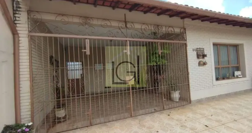 Casa à venda em itu-sp, bairro brasil: 3 quartos, 1 suíte, 3 salas, 3 banheiros, 2 vagas de garagem, 143m². imperdível!