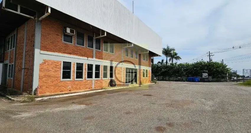 Galpão comercial/industrial com 10 salas, 7 banheiros e 50 vagas de garagem em Itu-SP, Marginal Emicol/Rodv. do Açucar - Confira!