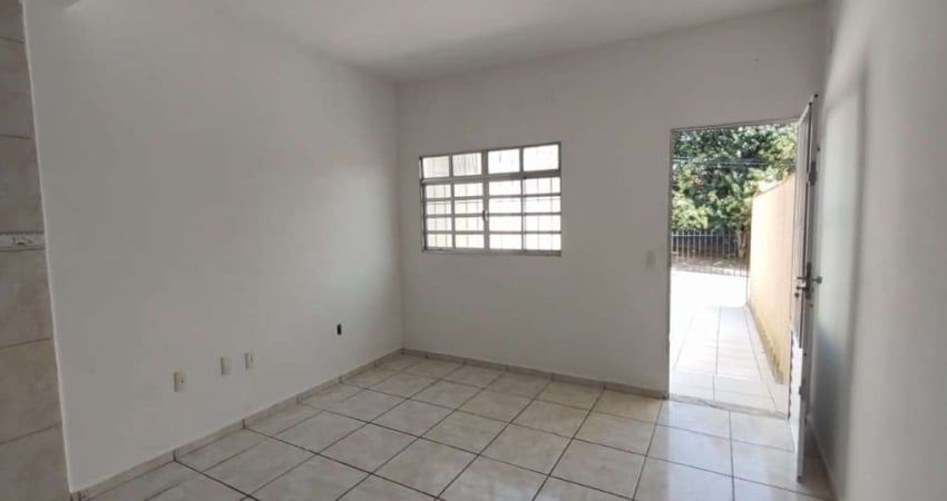 Casa à venda em Mogi das Cruzes-SP, Conjunto São Sebastião: 2 quartos, 1 sala, 2 banheiros, 2 vagas de garagem, 63m².