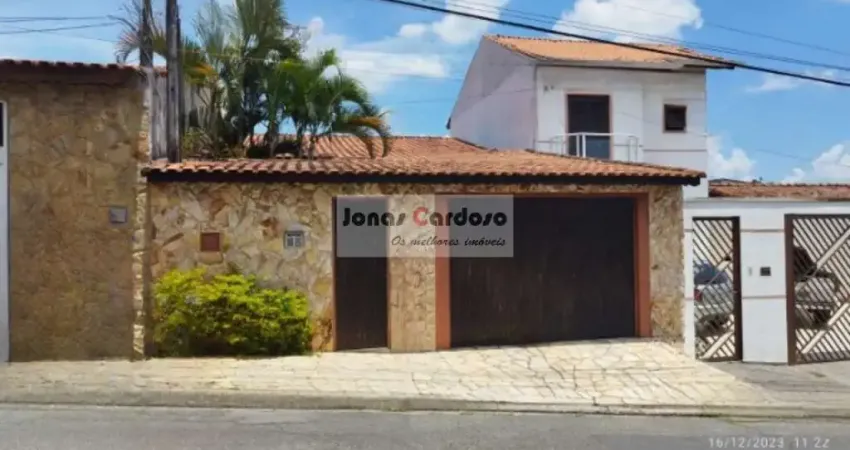 Casa térrea à venda no Vila Paulista em Mogi das Cruzes com 2 quartos, 125m² de construção, por R$430.000. Charme, conforto e ótima localização!