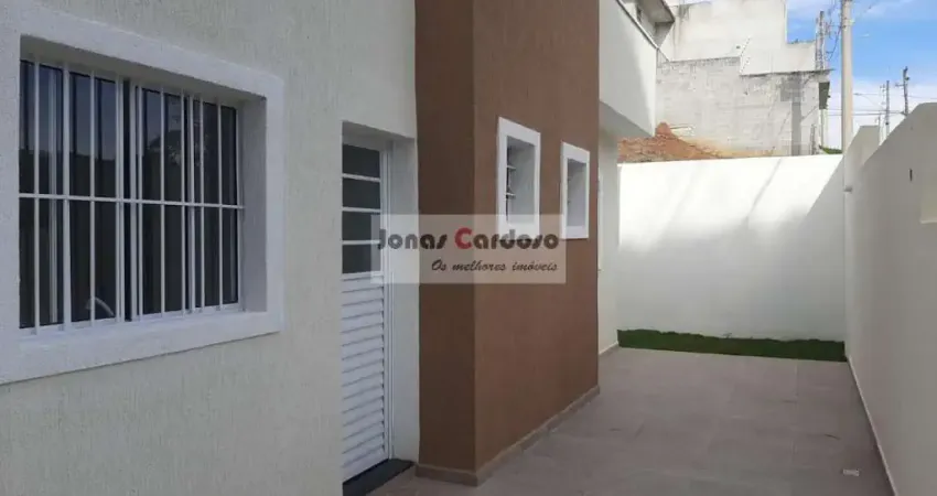 Casa térrea a venda com 2 quartos sendo 1 suíte, 65m² com excelente acabamento, amplo quintal nos fundos por R$: 430 mil. Botujuru, Mogi das Cruzes.