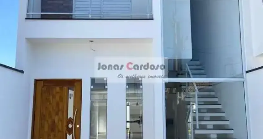 Sobrado a venda de 138,00 m² no Parque Morumbi, com 3 quartos sendo 1 suites com sacada e closet, cozinha ampla , por R$: 690 mil. Mogi das Cruzes.