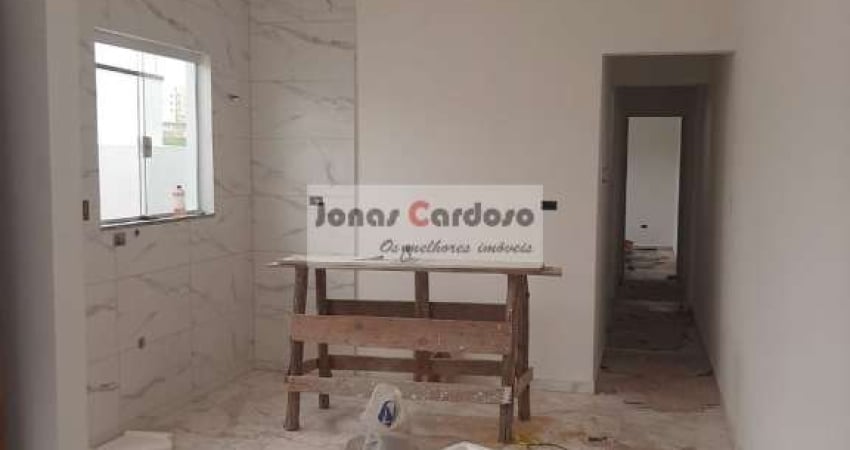 Casa terrea saindo forno a venda na Vila Pomar, com 2 quartos sendo 1 suíte, sala e cozinha conceito aberto, por R$: 350 mil. Mogi das Cruzes