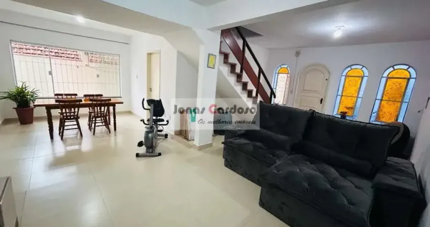 Sobrado a venda na Vila Lavínia, 4 quartos, sendo 1 suíte com closet, sala ampla e sala de TV, cozinha com despensa. Por R$: 850 mil. Mogi das Cruzes.
