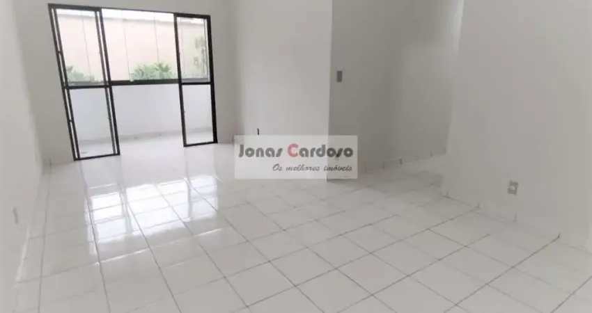 Apartamento térreo a venda com 82 m², no Jdim Universo com 3 dormitórios, sendo 1 suíte, sala ampla com varanda com vidraça retrátil. Por R$: 380 mil