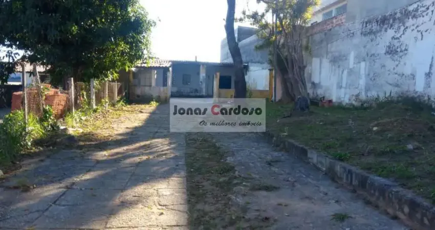 Terreno à venda com edícula de 96m² na Vila Paulista em Mogi das Cruzes-SP. Com 500,00 m² de área para construir seu sonho!