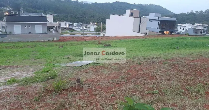 Terreno em Condomínio de Luxo em Mogi das Cruzes-SP - 300,00 m² no Bairro Cézar de Souza. Por R$: 315 mil.