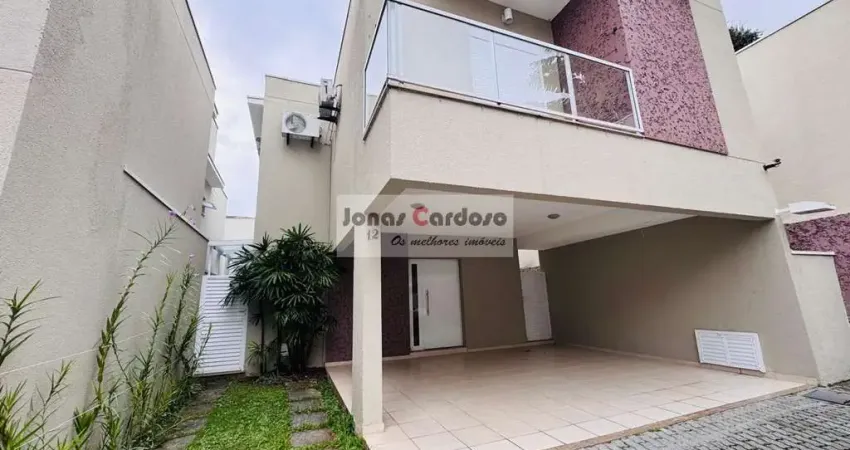 Casa de luxo em condomínio na Vila Oliveira com 4 quartos sendo 3 suítes - Mogi das Cruzes-SP. Por R$: 1.000.000
