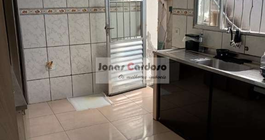 Casa à venda em Mogi das Cruzes-SP, Vila Jundiaí: 3 quartos, 1 sala, 3 banheiros, 1 vaga de garagem, 93 m² de área. Por 480 Mil.