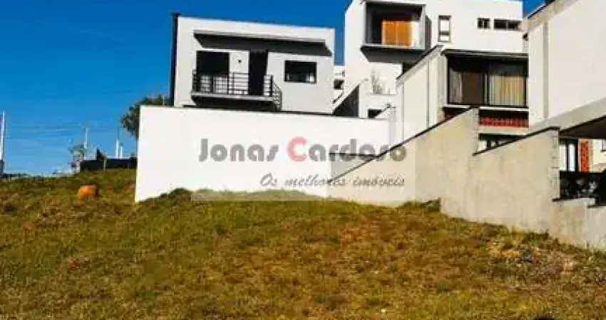 Terreno em Condomínio de Luxo à Venda em Cézar de Souza, Mogi das Cruzes-SP: 270,00 m². Por 440 Mil.