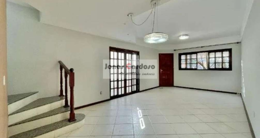 Casa para locação em Mogi das Cruzes-SP, Parque Santana! 3 quartos, 1 suíte, 1 sala, 3 banheiros, 2 vagas de garagem, 135 m².