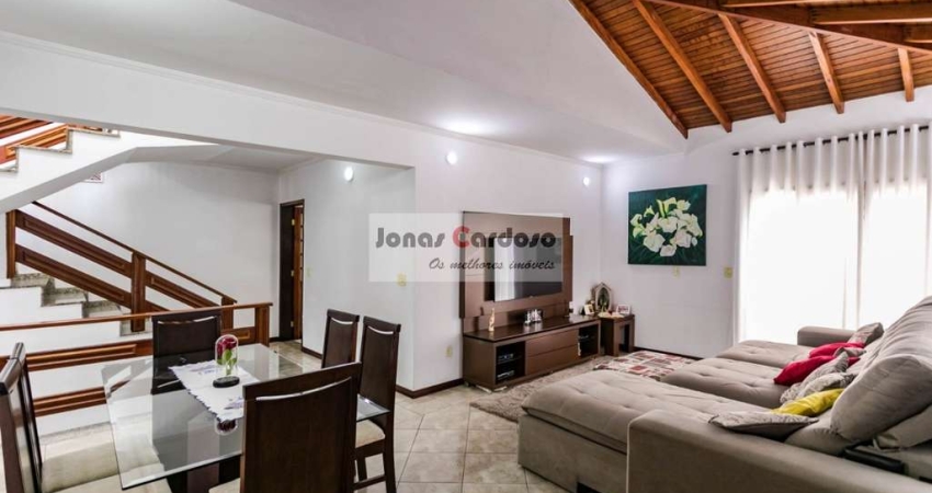 Locação: Casa de 4 quartos com suíte no Jardim Universo, Mogi das Cruzes-SP: 250m² de luxo e conforto.