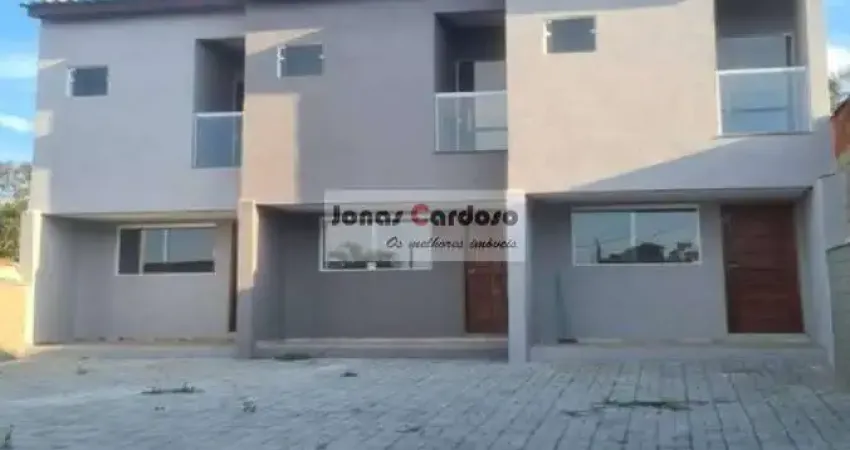 Casa à venda na Vila Brasileira, Mogi das Cruzes-SP: 2 quartos, 2 suítes, 2 salas, 1 banheiro, 2 vagas de garagem, 60m².