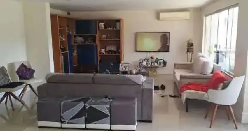 Casa em condomínio fechado com 5 quartos à venda na Estrada dos Bandeirantes, Vargem Grande, Rio de Janeiro