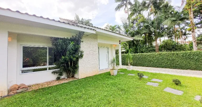 Casa no Condomínio Parque de France com 3 quartos (1 suíte) à venda no bairro Saguaçu em Joinville - SC por R$ 1.600.000,00.