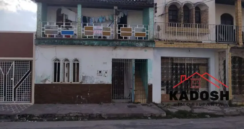 Imperdível oportunidade de adquirir casa com 3 quartos e 300m² no Centro de Feira de Santana-BA!