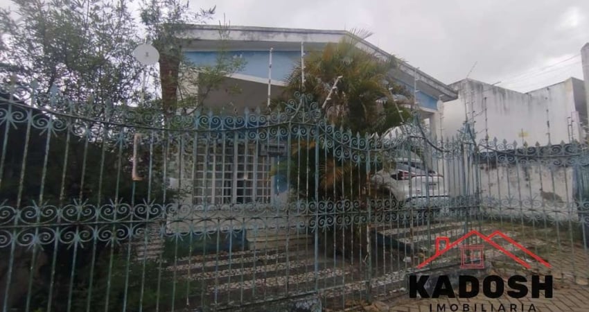 Imperdível: Casa à venda no Centro de Feira de Santana-BA, 3 quartos, 1 sala, 1 vaga de garagem, 370m² de área!