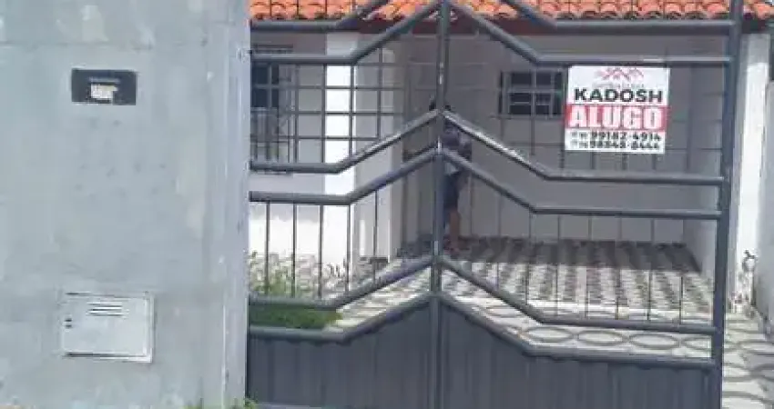 Casa para locação em Feira de Santana-BA, Bairro Brasília: 2 quartos, 1 sala, 1 banheiro, 2 vagas de garagem, 80m² de área.