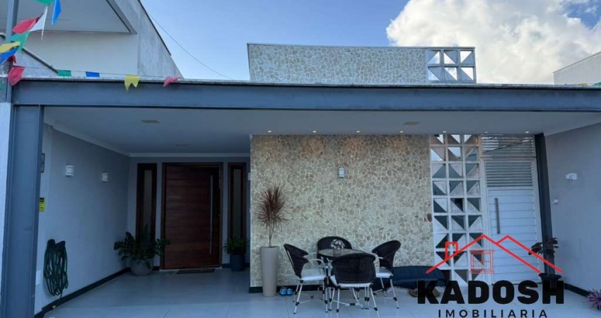 Casa mobiliada no Condominio Vila Suiça, Localizado no Bairro Papagaio em Feira de Santana